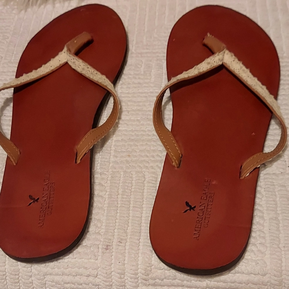 Womens American Eagle Outfitters Flat/ Thong Sandals White Lace trimming 11 New